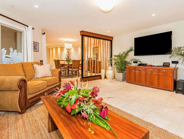 Oceanfront Waimanalo Beach Vacation Home Nine Bedroom