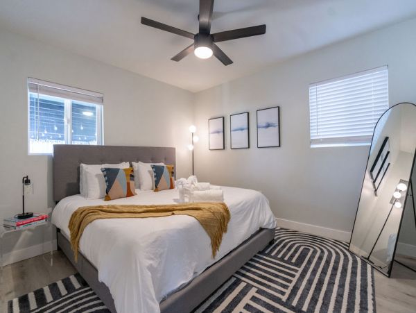 Pacific Beach Vacation Home Five Bedroom