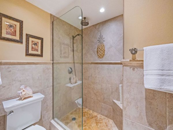 Oceanfront Five Bedroom Vacation Rental in Kaanapali