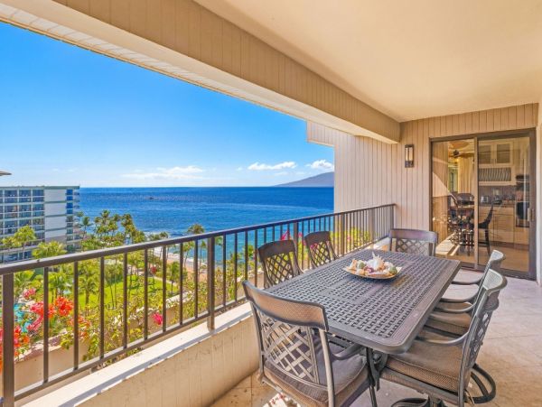 Oceanfront Five Bedroom Vacation Rental in Kaanapali