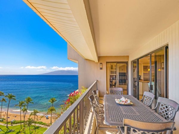 Oceanfront Five Bedroom Vacation Rental in Kaanapali