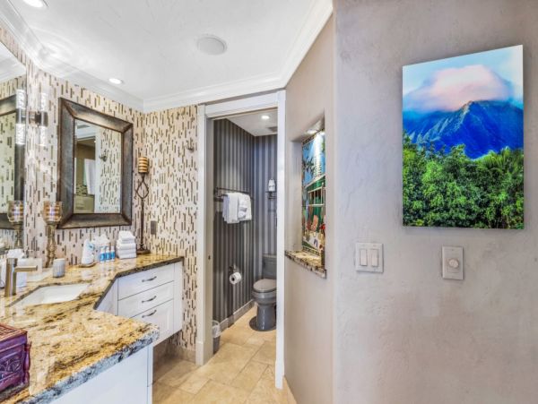 Oceanfront Five Bedroom Vacation Rental in Kaanapali