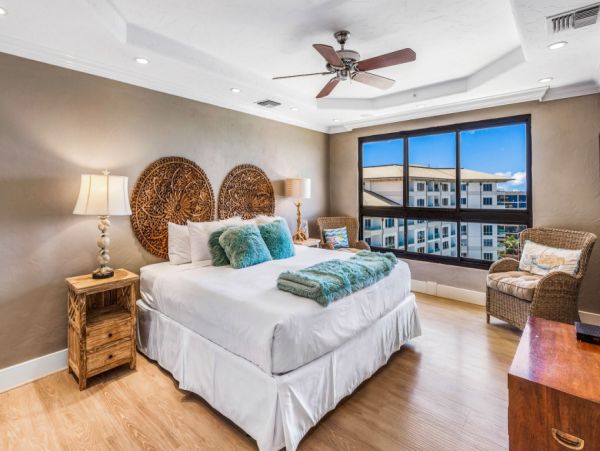 Oceanfront Five Bedroom Vacation Rental in Kaanapali