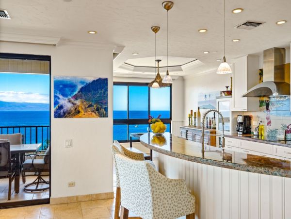Oceanfront Five Bedroom Vacation Rental in Kaanapali