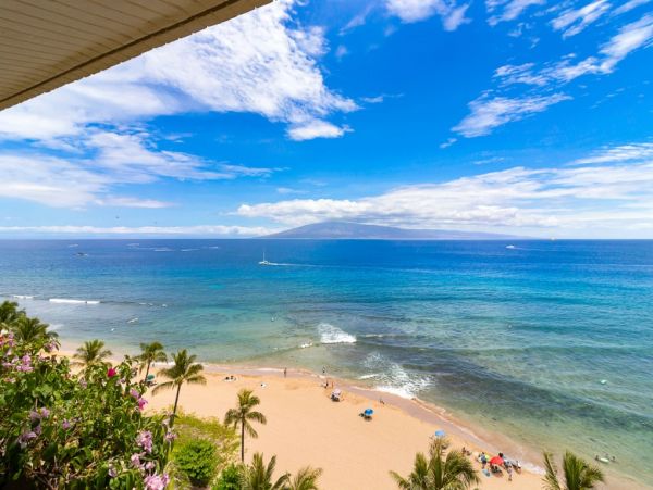 Oceanfront Five Bedroom Vacation Rental in Kaanapali