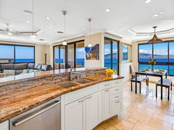 Oceanfront Five Bedroom Vacation Rental in Kaanapali