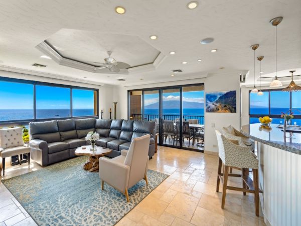 Oceanfront Five Bedroom Vacation Rental in Kaanapali
