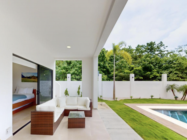 Pool Cabana- Villa  Steps to Beach (5-7 min Walk)
