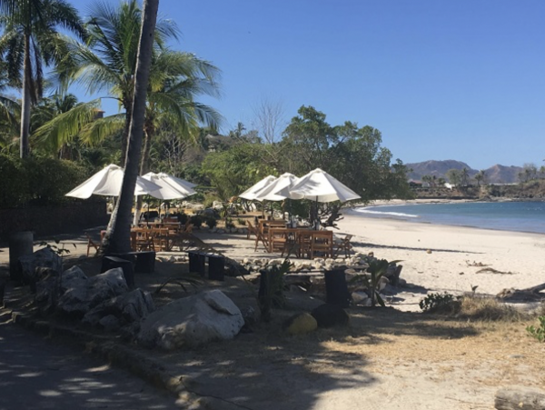 Pool Cabana- Villa  Steps to Beach (5-7 min Walk)