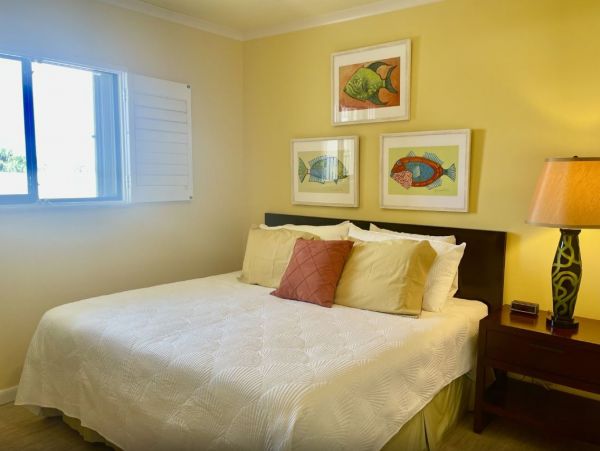 New Beachfront Vacation Condo Large Lanai