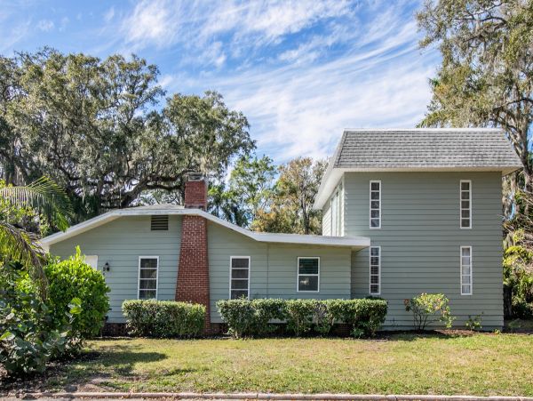 Waterfront Five Bedroom Luxury Vacation Rental in Bradenton