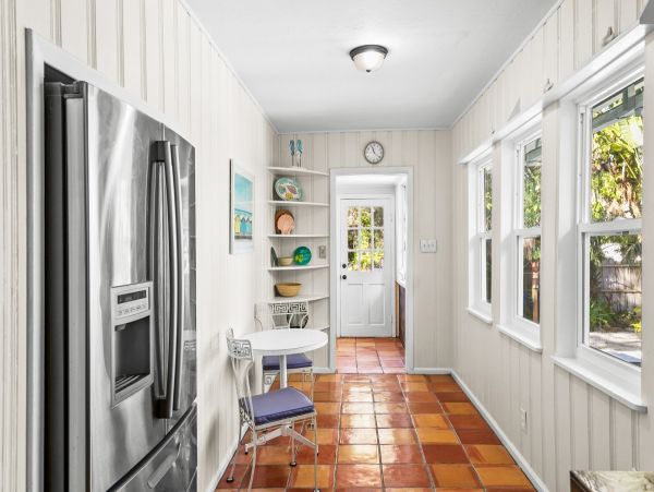Waterfront Five Bedroom Luxury Vacation Rental in Bradenton