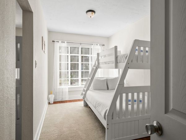 Waterfront Five Bedroom Luxury Vacation Rental in Bradenton