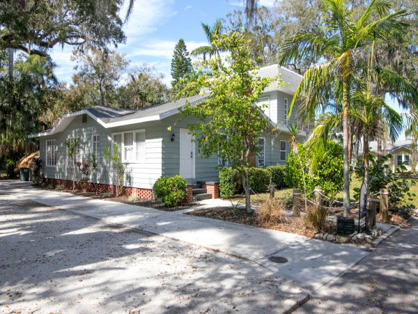 Waterfront Five Bedroom Luxury Vacation Rental in Bradenton
