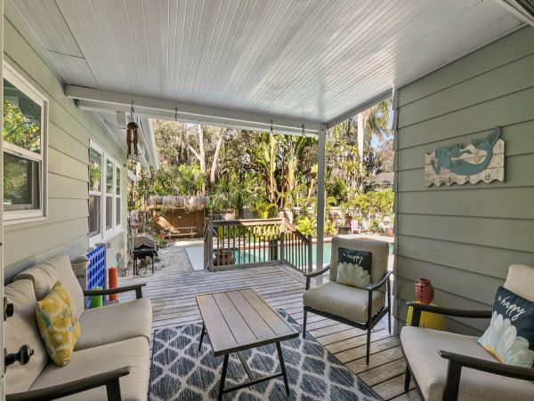 Waterfront Five Bedroom Luxury Vacation Rental in Bradenton