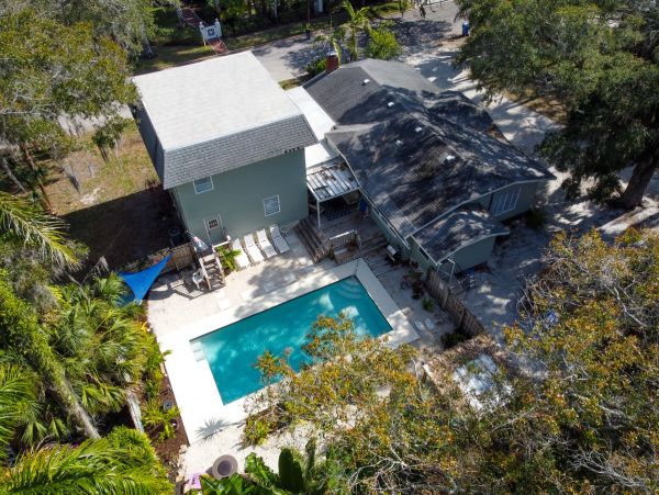 Waterfront Five Bedroom Luxury Vacation Rental in Bradenton