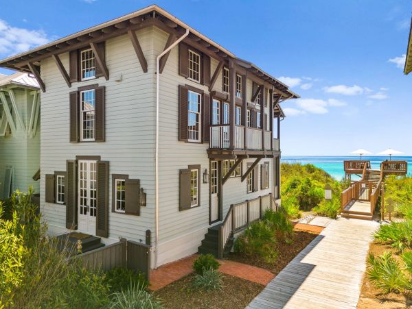 Direct Access to the Gulf of Mexico from this Vacation Home