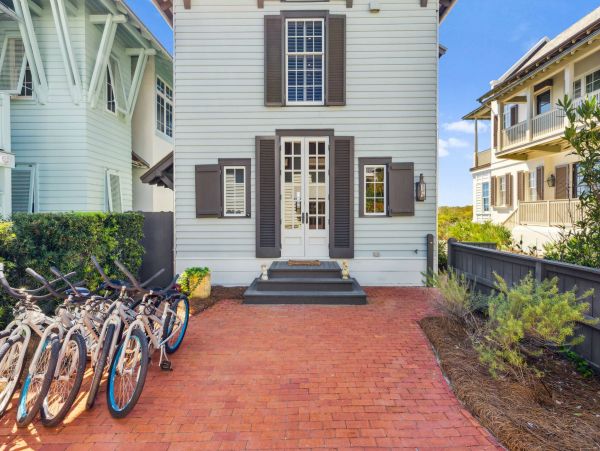 Direct Access to the Gulf of Mexico from this Vacation Home