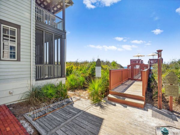 Direct Access to the Gulf of Mexico from this Vacation Home