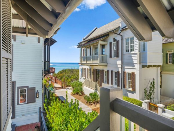Direct Access to the Gulf of Mexico from this Vacation Home