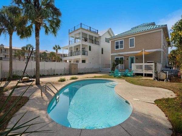 Coastal Escape Rental Near Beaches