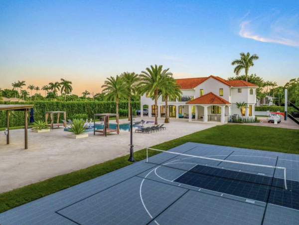 Exquisite Seven Bedroom Vacation Rental Home in Miami