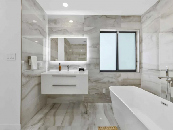 Exquisite Seven Bedroom Vacation Rental Home in Miami