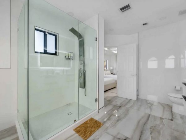 Exquisite Seven Bedroom Vacation Rental Home in Miami