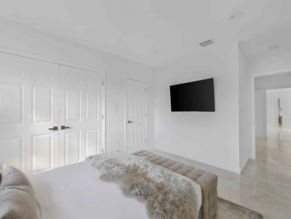 Exquisite Seven Bedroom Vacation Rental Home in Miami