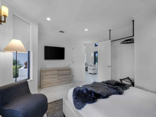 Exquisite Seven Bedroom Vacation Rental Home in Miami