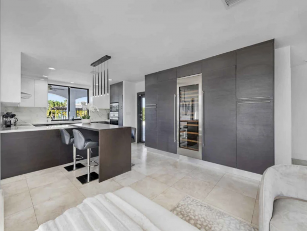 Exquisite Seven Bedroom Vacation Rental Home in Miami