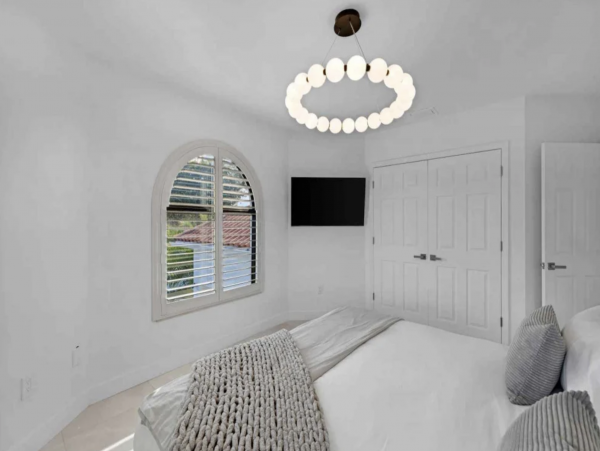 Exquisite Seven Bedroom Vacation Rental Home in Miami