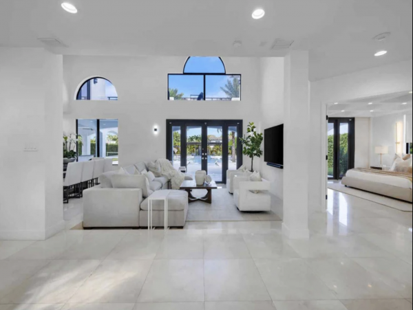 Exquisite Seven Bedroom Vacation Rental Home in Miami
