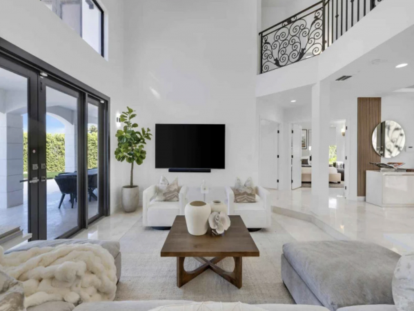 Exquisite Seven Bedroom Vacation Rental Home in Miami