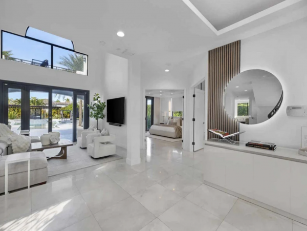 Exquisite Seven Bedroom Vacation Rental Home in Miami