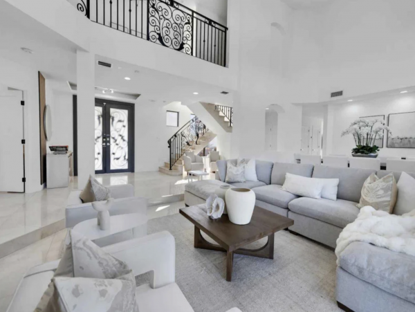 Exquisite Seven Bedroom Vacation Rental Home in Miami