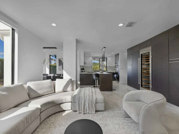 Exquisite Seven Bedroom Vacation Rental Home in Miami