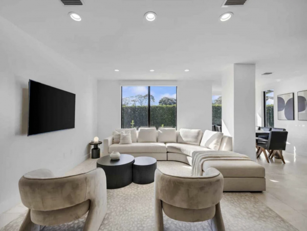 Exquisite Seven Bedroom Vacation Rental Home in Miami