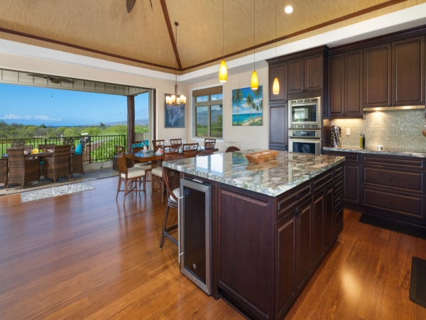 Wonderful Home with 4 Bedrooms and Great Views