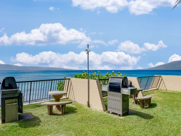 Oceanfront Kahana Vacation Condo One Bedroom