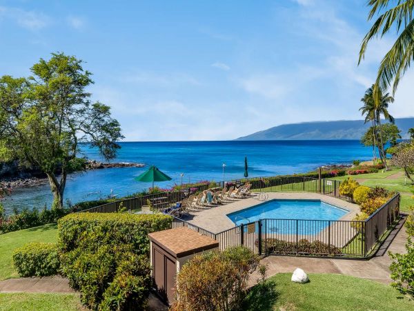Oceanfront Kahana Vacation Condo One Bedroom