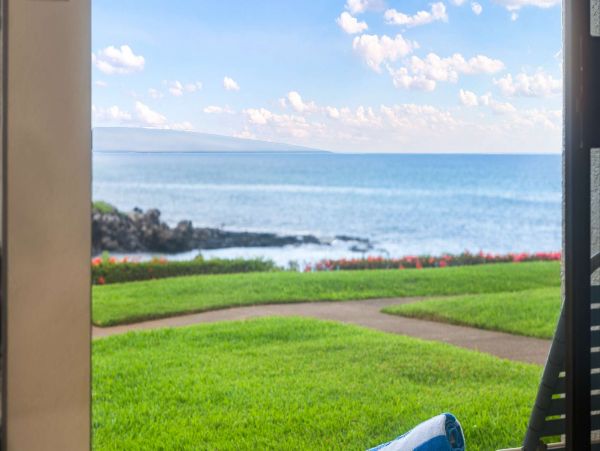 Oceanfront Kahana Vacation Condo One Bedroom