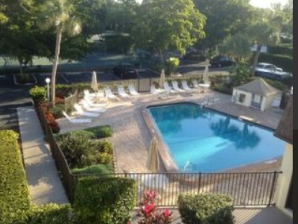 Beachside Vacation Condo with 3 Bedrooms in Longboat Key