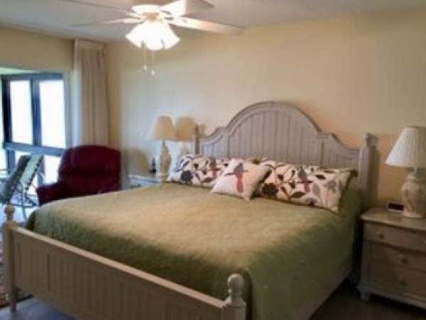 Beachside Vacation Condo with 3 Bedrooms in Longboat Key