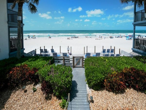 Beachfront Vacation Condo with 3 Bedroom in Holmes Beach
