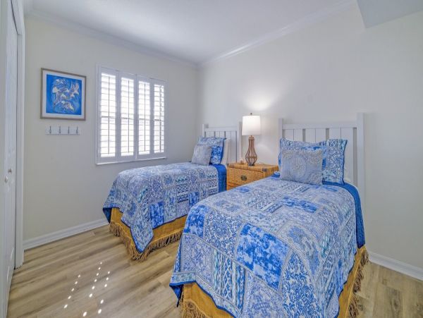 Beachfront Vacation Condo with 3 Bedroom in Holmes Beach