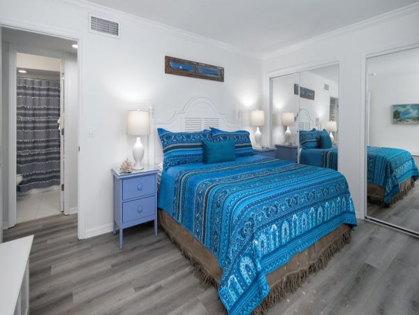 Beachfront Vacation Condo with 3 Bedroom in Holmes Beach