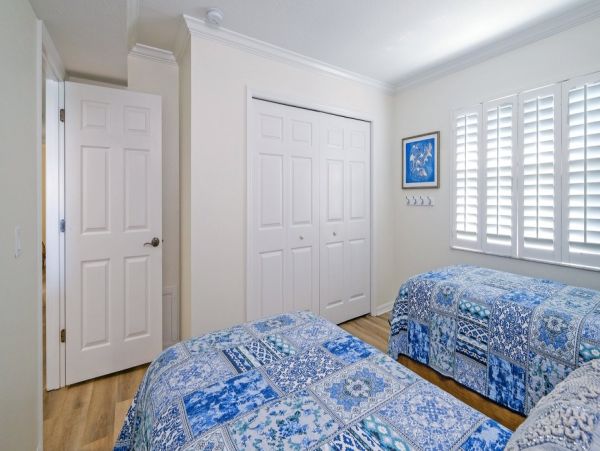 Beachfront Vacation Condo with 3 Bedroom in Holmes Beach