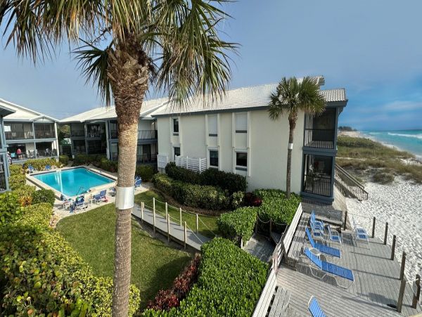 Beachfront Vacation Condo with 3 Bedroom in Holmes Beach