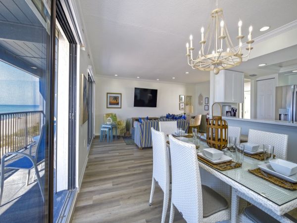 Beachfront Vacation Condo with 3 Bedroom in Holmes Beach